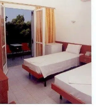 Genesis Hotel 4*